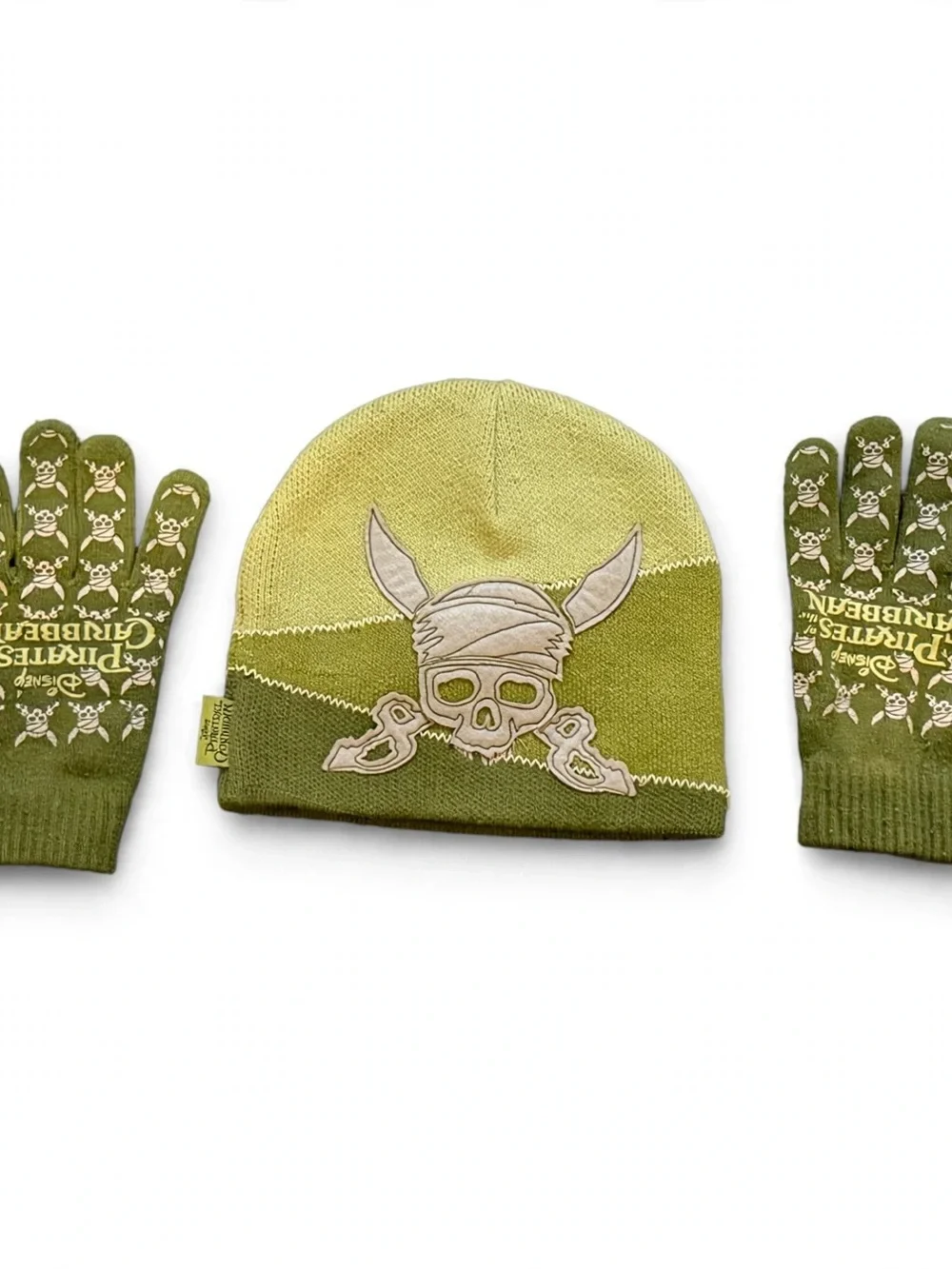 Disney Pirates of the Caribbean Dead Man’s Chest Vintage Beanie Gloves Set